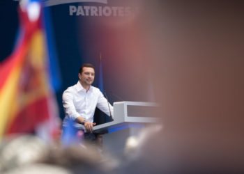 Discours de Jordan Bardella, Président du RN, Président du groupe Patriote pour l'Europe, Député européen, à la fête de la victoire des Patriotes pour l'Europe, le 9 juin 2025 (photo Carine Schmitt / Hans Lucas via AFP)