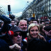 Marine Le Pen veut convaincre que le RN soutient les juifs. Le 28 mars 2018, elle a participé à la marche blanche organisée en hommage à Mireille Knoll, rescapée de la Shoah assassinée à l’âge de 85 ans. (Denis Meyer/Hans Lucas/AFP)