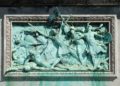 Bas-relief représentant l'assaut de Jérusalem sur le socle de la statue de Godefroid de Bouillon à Bruxelles (Wikipedia)
