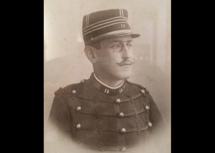 Alfred Dreyfus en 1890. Photo d'Aron Gerschel (Musée d'Art et d'Histoire du Judaïsme, Paris)