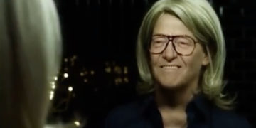 Capture d'écran du clip contre l'abstention et le vote Marine Le Pen, diffusé par la Licra le 13 avril 2012. « Seule la façade a changé, Le Pen reste Le Pen. »