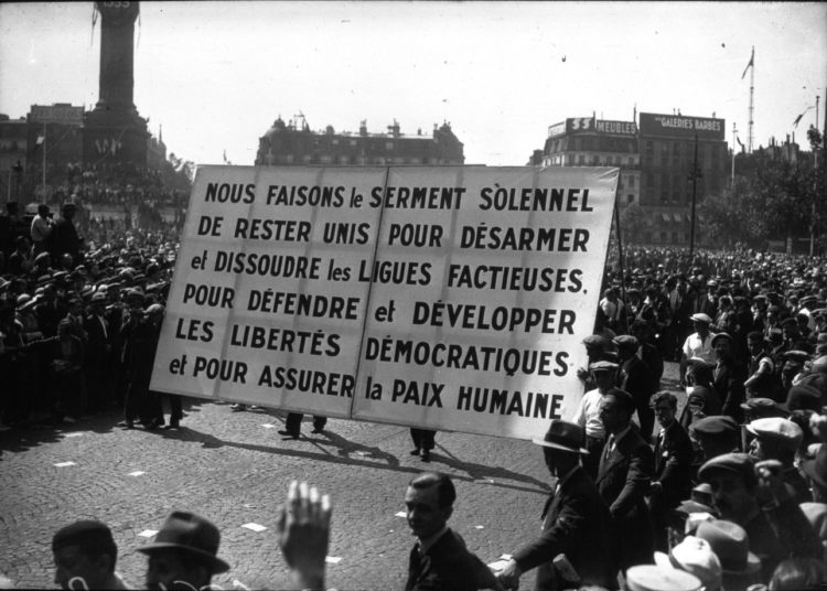 Manifestation du 14 juillet 1935, Paris, place de la Bastille (Gallica)