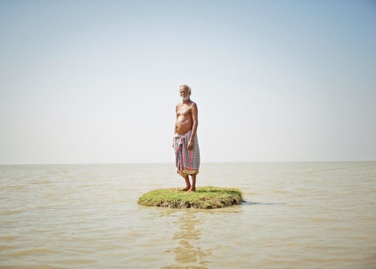 Photographie de Daesung Lee, tirage de la série « Sur le rivage d’une île qui disparaît » (2011).