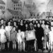 Rafael Schächter dirige le Requiem de Verdi. Photo prise à Theresienstadt le 23 juin
1944, jour de
la dernière
représentation (crédit photo : The Terezín Foundation)