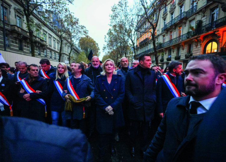 Marine Le Pen, Jordan Bardella et des élus RN lors de la marche contre l'antisémitisme du 12 novembre 2023 (IP3 PRESS / MAXPPP)