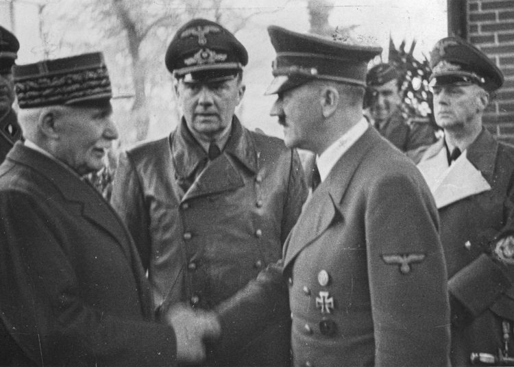 Entrevue entre Philippe Pétain et Adolf Hitler, le 24 octobre 1940, à Montoire (Loir-et-Cher) (BUNDESARCHIV BILD)